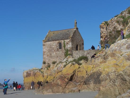 petite chapelle à l'arrière du Mont