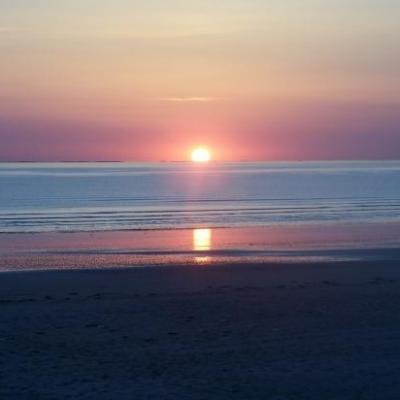 coucher du soleil sur les îles Chausey