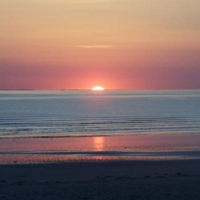 coucher du soleil sur les îles Chausey